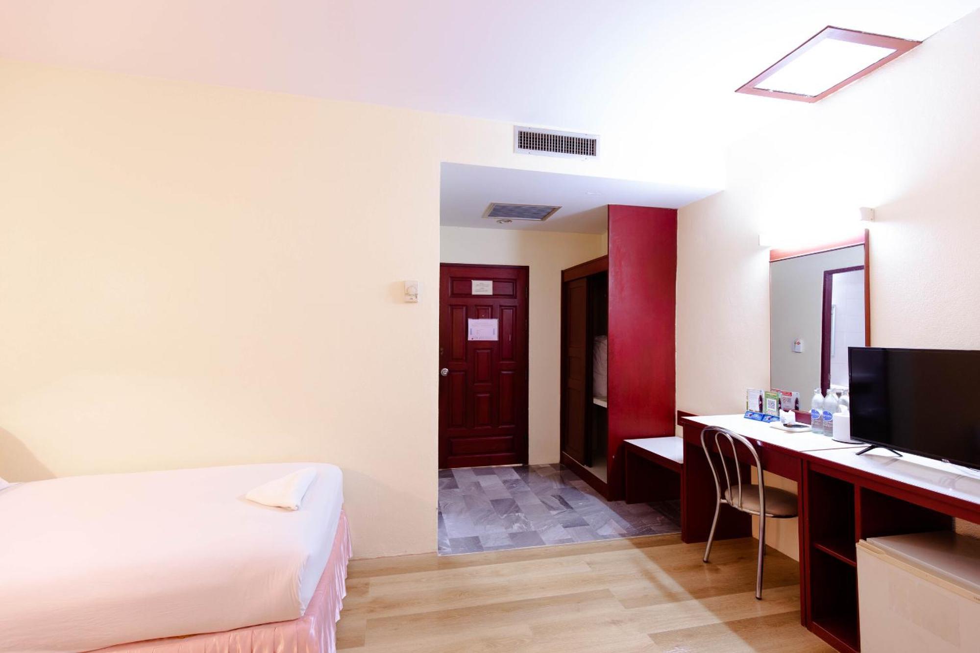 Chumphon Palace Hotel Экстерьер фото